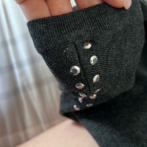 Gray Sweater - Picture 4 of 4